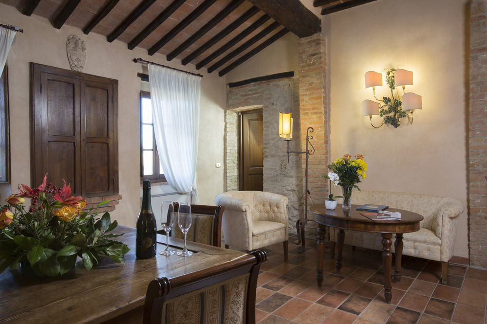 Il Piccolo Castello Hotel Monteriggioni Exterior photo
