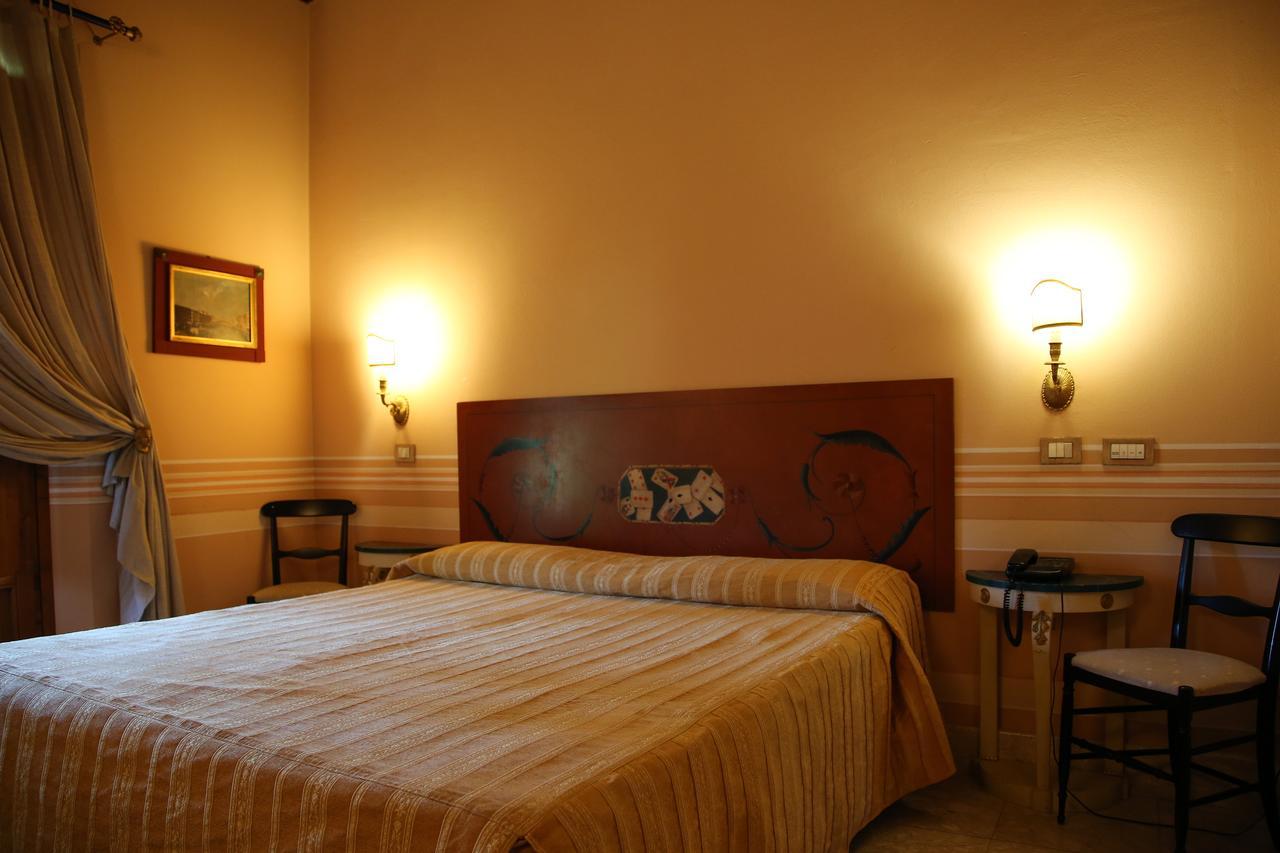 Il Piccolo Castello Hotel Monteriggioni Exterior photo