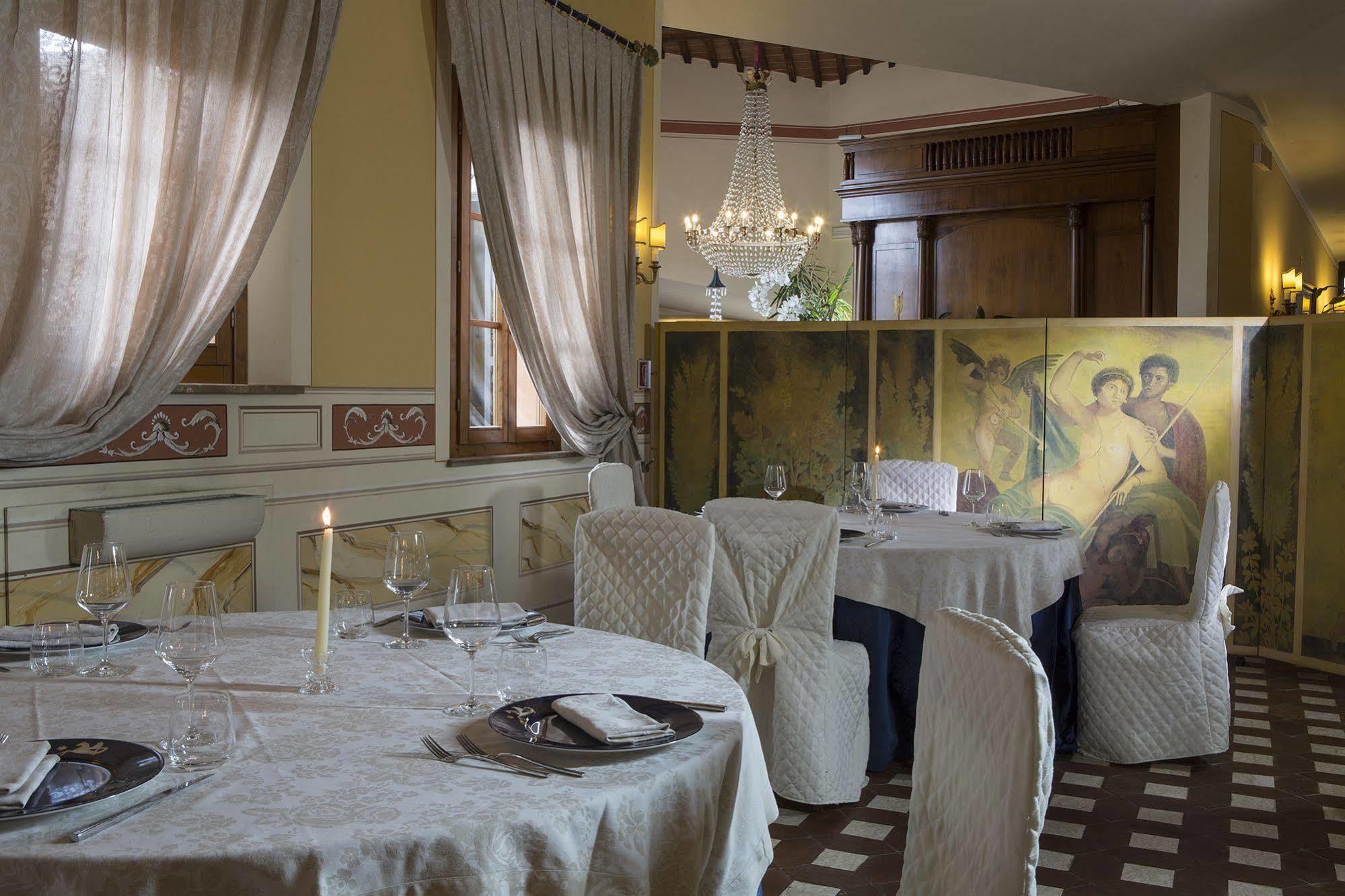 Il Piccolo Castello Hotel Monteriggioni Exterior photo